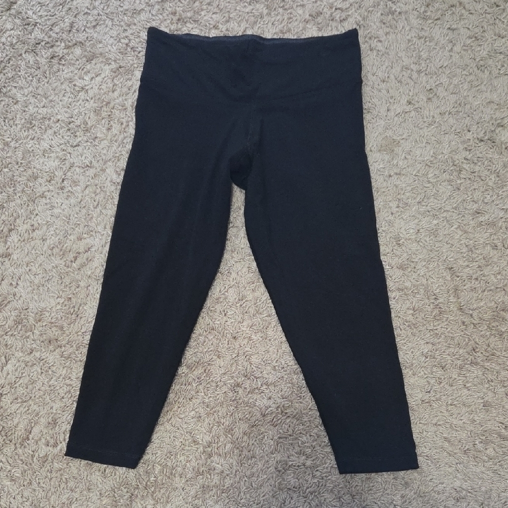 Tasc Performance Black Women's Capris, Size Small